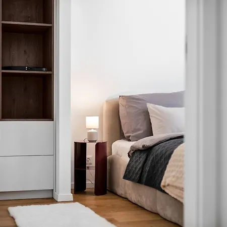 Danube&castle-side New Residence,old Town, Free Parking Appartamento *
