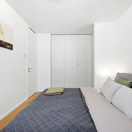 Danube&castle-side New Residence,old Town, Free Parking Apartamento *