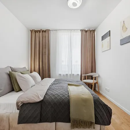 Danube&castle-side New Residence,old Town, Free Parking Apartamento