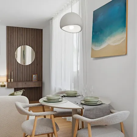 Danube&castle-side New Residence,old Town, Free Parking Apartamento *
